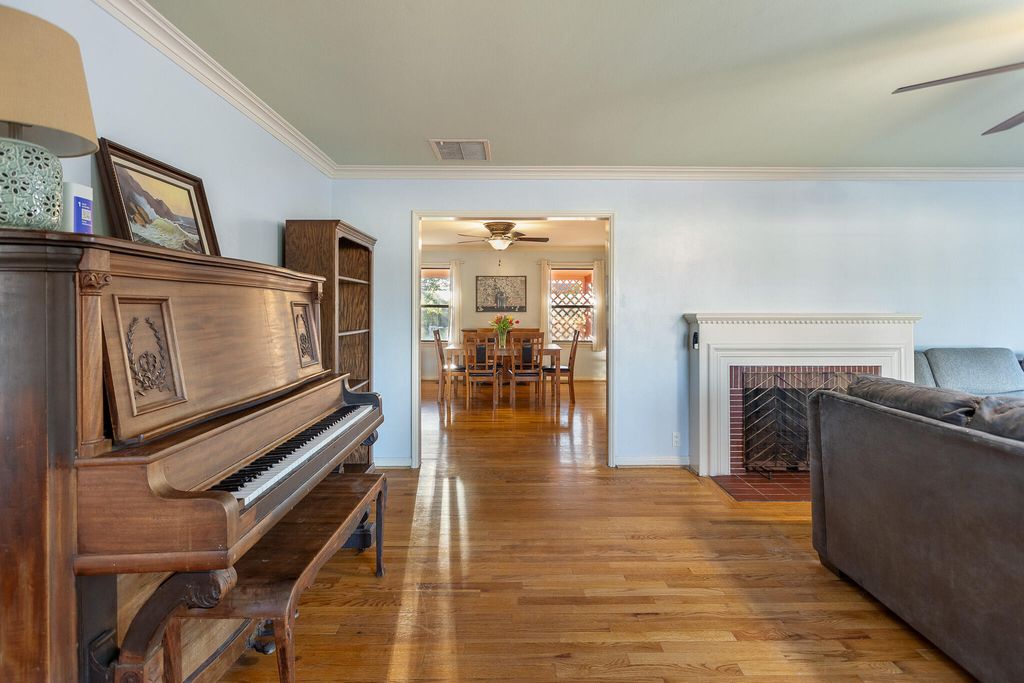 Image 10 of property listing at 61 Carmelita Street, Porterville, CA 93257