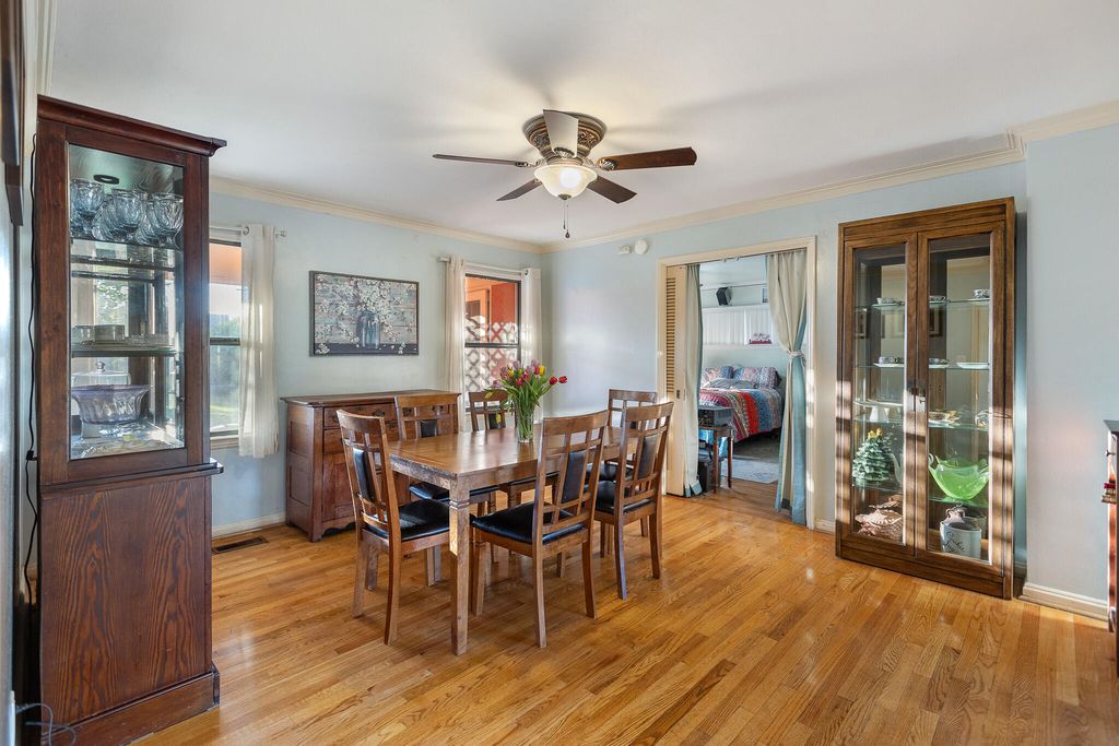 Image 11 of property listing at 61 Carmelita Street, Porterville, CA 93257