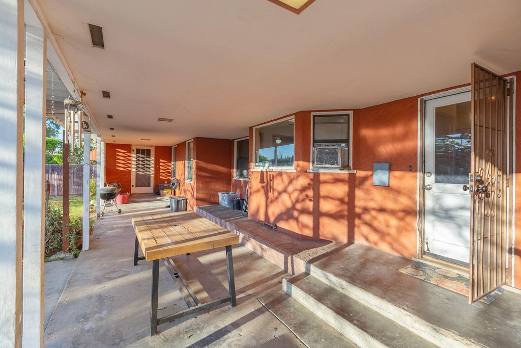 Image 30 of property listing at 61 Carmelita Street, Porterville, CA 93257