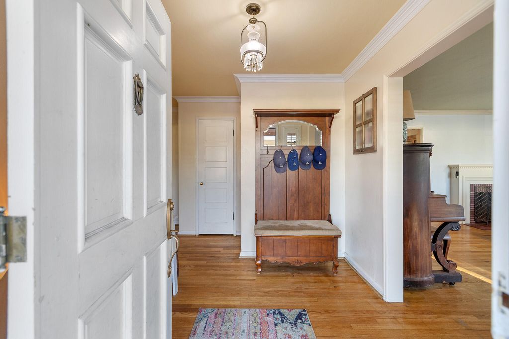 Image 5 of property listing at 61 Carmelita Street, Porterville, CA 93257