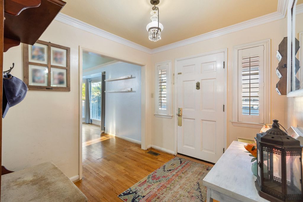 Image 6 of property listing at 61 Carmelita Street, Porterville, CA 93257