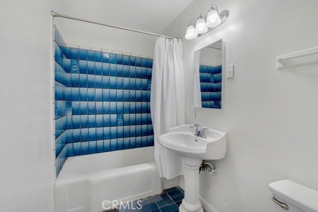 12536 Debell, Pacoima (los Angeles), CA 91331