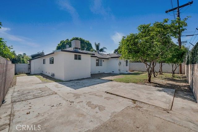 12536 Debell, Pacoima (los Angeles), CA 91331