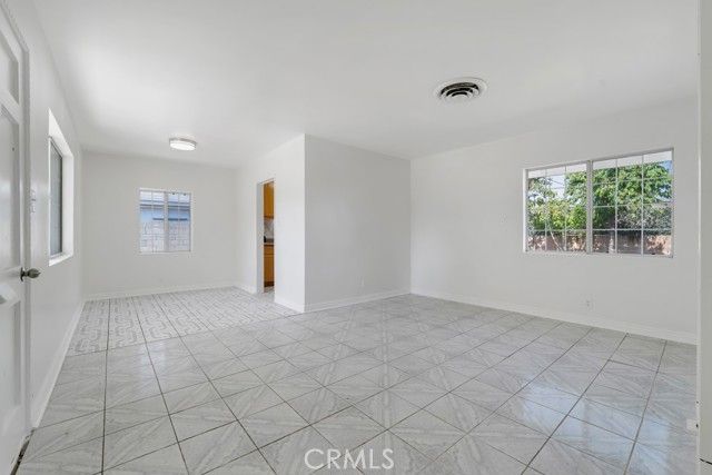 12536 Debell, Pacoima (los Angeles), CA 91331