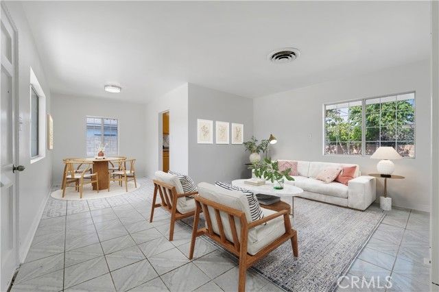 12536 Debell, Pacoima (los Angeles), CA 91331