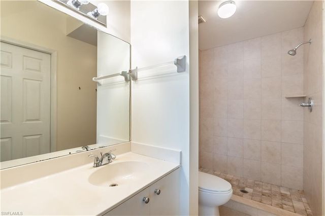 600 Saratoga CIR D--104, Naples, FL 34104