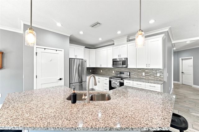 125 LONGWOOD DRIVE, Osteen, FL 32764