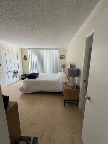 910 Michigan Avenue 405, Miami Beach, FL 33139
