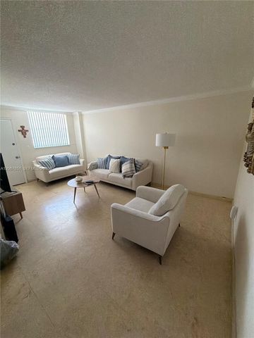 910 Michigan Avenue 405, Miami Beach, FL 33139