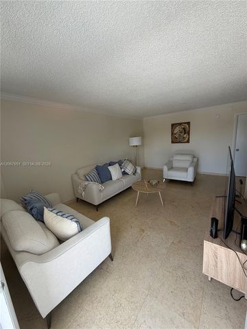 910 Michigan Avenue 405, Miami Beach, FL 33139
