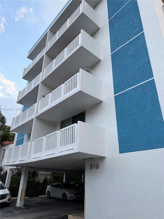 910 Michigan Avenue 405, Miami Beach, FL 33139