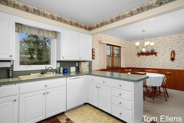 2111 Timberlane Drive, Georgetown Twp, MI 49428