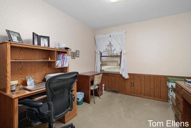 2111 Timberlane Drive, Georgetown Twp, MI 49428