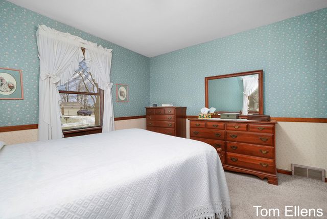 2111 Timberlane Drive, Georgetown Twp, MI 49428