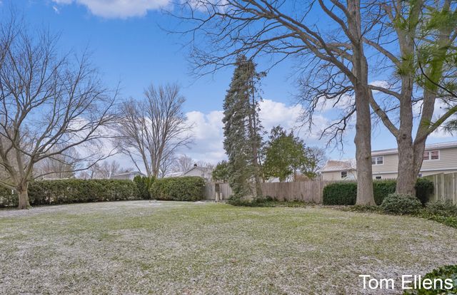 2111 Timberlane Drive, Georgetown Twp, MI 49428