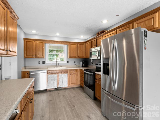 11 Cathy Court, Hendersonville, NC 28792