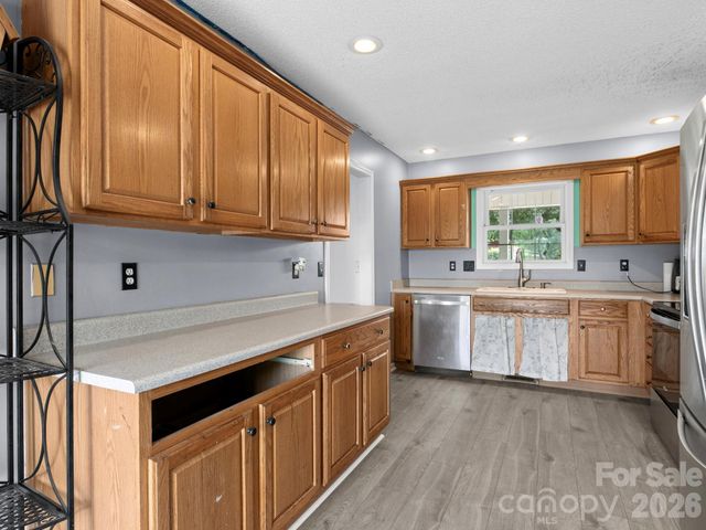 11 Cathy Court, Hendersonville, NC 28792