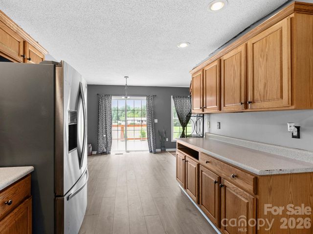 11 Cathy Court, Hendersonville, NC 28792