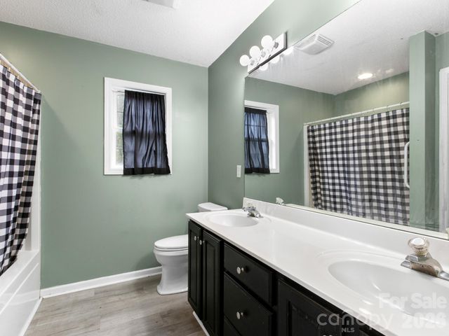 11 Cathy Court, Hendersonville, NC 28792