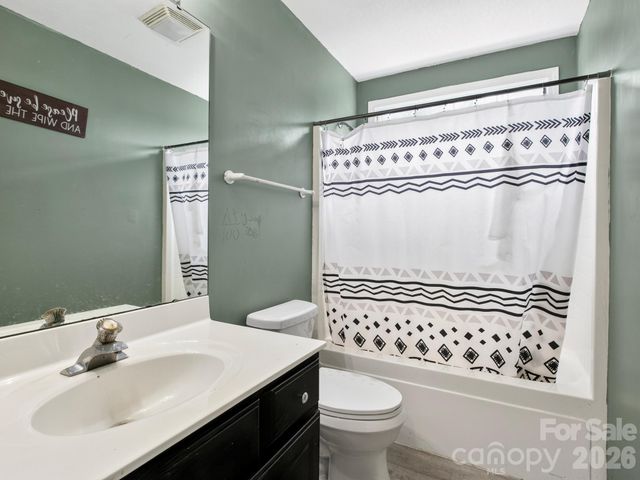 11 Cathy Court, Hendersonville, NC 28792