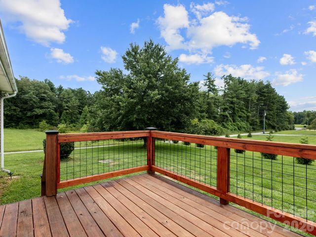 11 Cathy Court, Hendersonville, NC 28792