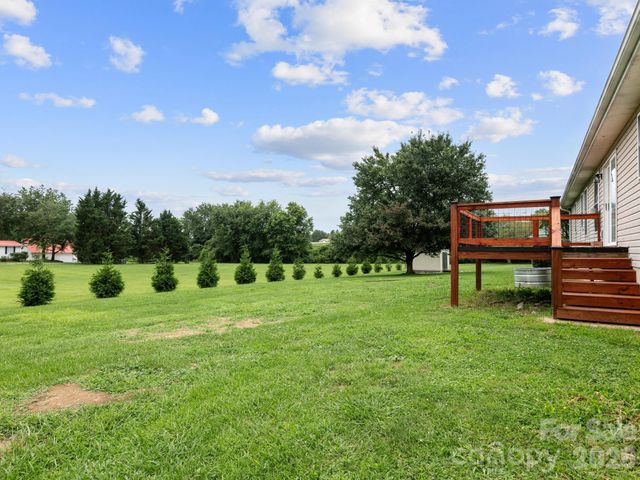 11 Cathy Court, Hendersonville, NC 28792