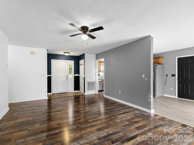 11 Cathy Court, Hendersonville, NC 28792