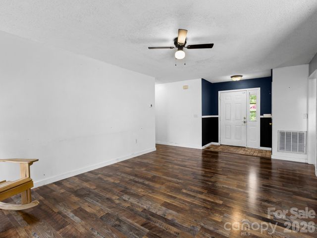 11 Cathy Court, Hendersonville, NC 28792
