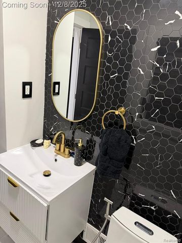 23926 Oak Street, Dearborn, MI 48128