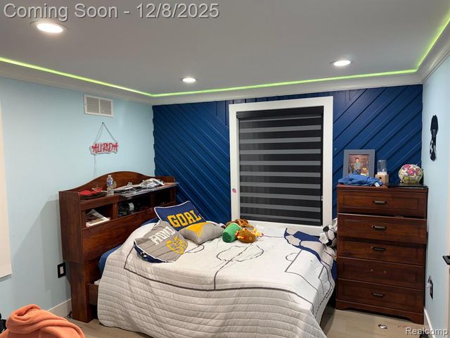 23926 Oak Street, Dearborn, MI 48128