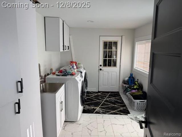 23926 Oak Street, Dearborn, MI 48128