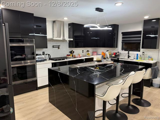 23926 Oak Street, Dearborn, MI 48128