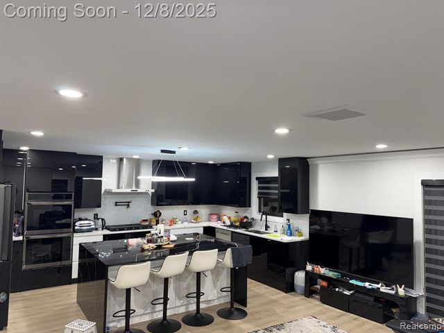 23926 Oak Street, Dearborn, MI 48128