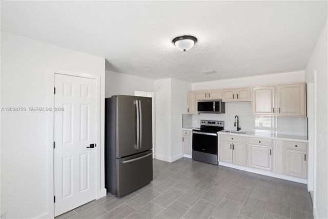 921 NW 5th Avenue, Pompano Beach, FL 33060
