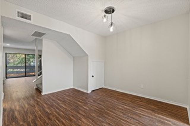 5840 Spring Valley Road 1510, Dallas, TX 75254