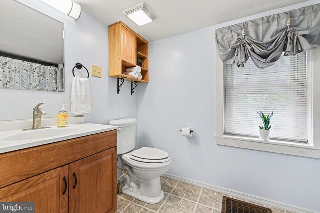 1422 WALNUT BOTTOM RD, Carlisle, PA 17015
