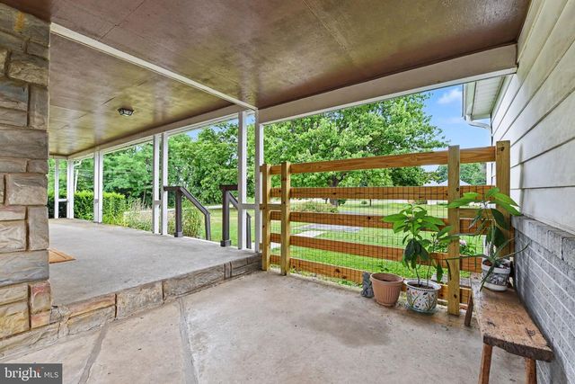 1422 WALNUT BOTTOM RD, Carlisle, PA 17015