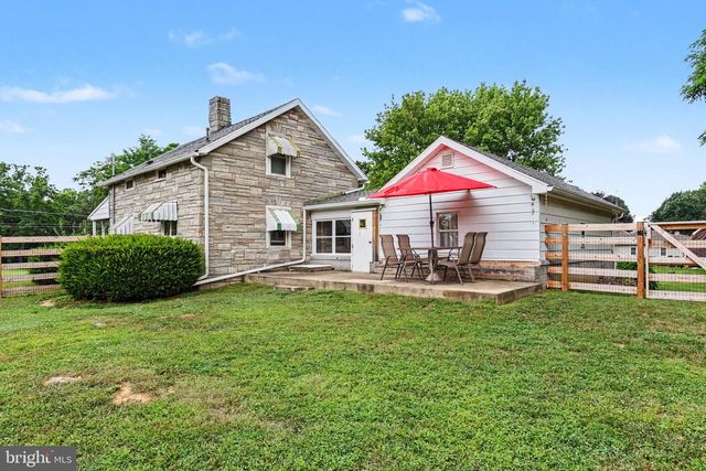 1422 WALNUT BOTTOM RD, Carlisle, PA 17015