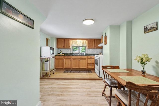 1422 WALNUT BOTTOM RD, Carlisle, PA 17015
