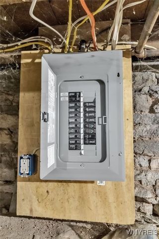 27 Saxton Street, Lockport City, NY 14094