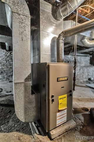 27 Saxton Street, Lockport City, NY 14094