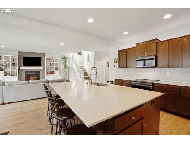 9476 N ALDER St, Camas, WA 98607