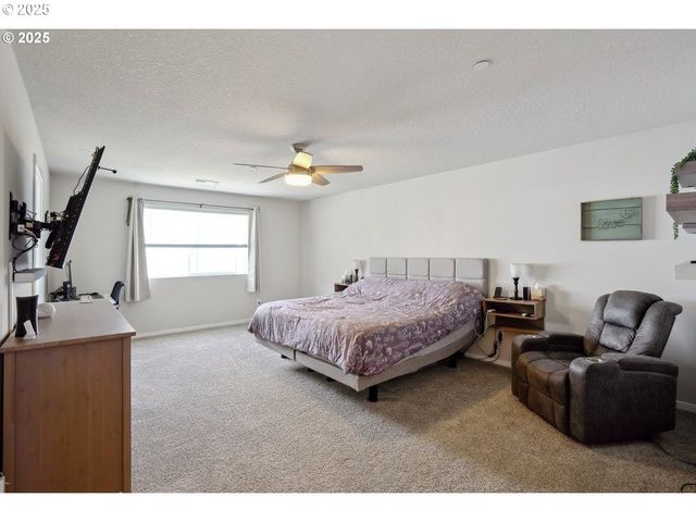 9476 N ALDER St, Camas, WA 98607
