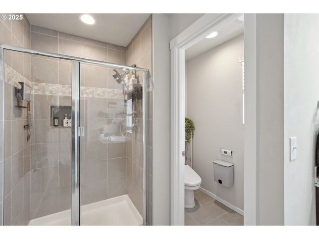 9476 N ALDER St, Camas, WA 98607