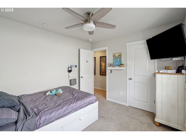 9476 N ALDER St, Camas, WA 98607