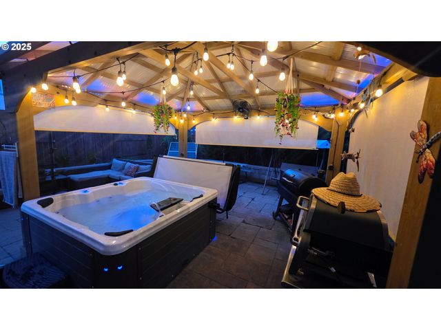 9476 N ALDER St, Camas, WA 98607