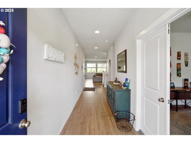 9476 N ALDER St, Camas, WA 98607