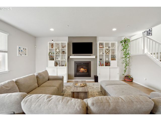 9476 N ALDER St, Camas, WA 98607