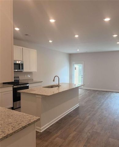 8318 Columbia Court, Palmetto, GA 30268