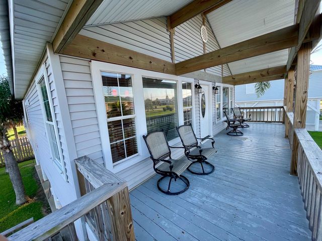 115 Constantin Dr, Golden Meadow, LA 70357